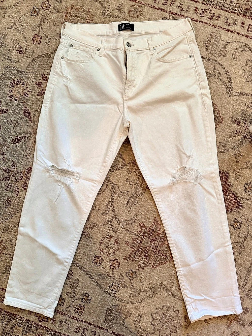 GAP Straight Leg Girlfriend Jeans in White